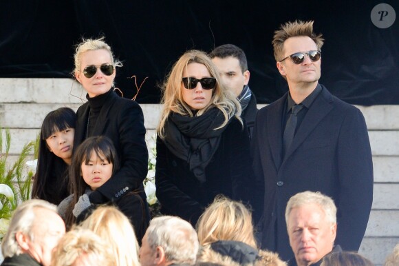 David Hallyday, Laura Smet, Laeticia Hallyday, ses filles Jade et Joy devant l'église de la Madeleine pour les obsèques de Johnny Hallyday à Paris, France, le 9 décembre 2017. © Veeren/Bestimage