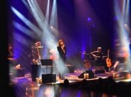 Carla Bruni sur scène : Nicolas Sarkozy, fier et fidèle à sa belle chanteuse...