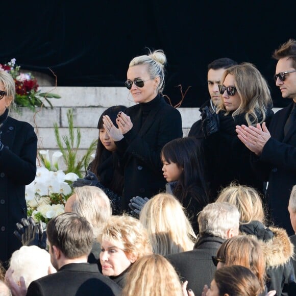 Brigitte Macron, David Hallyday, Laura Smet, Laeticia Hallyday, ses filles Jade et Joy devant l'église de la Madeleine pour les obsèques de Johnny Hallyday à Paris, France, le 9 décembre 2017. © Veeren/Bestimage