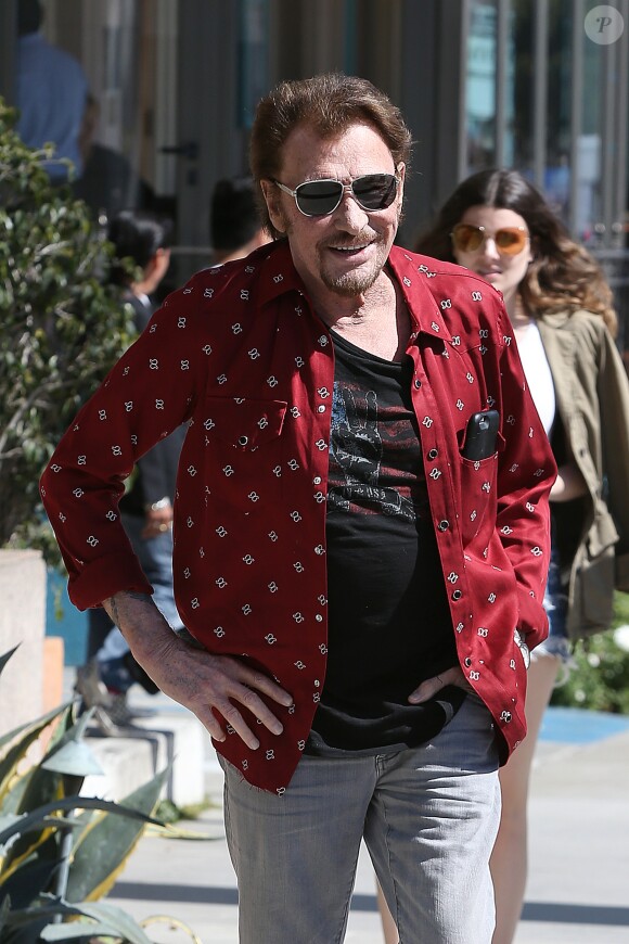 Johnny Hallyday avec sa femme Laeticia, leurs filles Jade et Joy, Marie Poniatowski avec son mari Pierre Rambaldi et leur fille Tess, à Santa Monica, le 1er avril 2017.