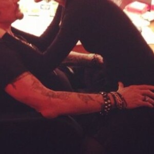 Laeticia et Johnny Hallyday sur Instagram le 24 novembre 2012.