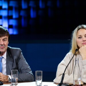 Nicolas Hulot, ministre de la Transition écologique et solidaire et Marion Cotillard au sommet pour le climat à la Seine Musicale sur l'île Seguin à Paris le 12 décembre 2017 © Stephane Lemouton / Bestimage