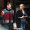 Exclusif - James Corden déjeune avec sa femme Julia Carey, enceinte à Los Angeles le 11 novembre 2017.