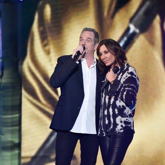 Garou et Zazie rendent hommage à Johnny Hallyday lors du 31e Téléthon, au Pavillon Baltard le 8 décembre 2017.