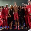 Estelle Mossely, la compagne de Tony Yoka, et Gertrude, la mère du boxeur - Tony Yoka affronte Ali Baghouz lors de "La Conquête" à la Seine Musicale à Bouloigne-Billancourt. Le 16 décembre 2017.