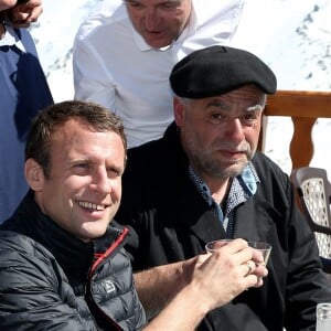 Emmanuel Macron et sa femme Brigitte Macron dans la station de ski Grand Tourmalet (La Mongie / Barèges), France, le 12 avril 2017. © Dominique Jacovides/Bestimage