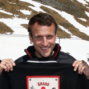 Emmanuel Macron et sa femme Brigitte Macron dans la station de ski Grand Tourmalet (La Mongie / Barèges), France, le 12 avril 2017. © Dominique Jacovides/Bestimage