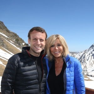 Emmanuel Macron et sa femme Brigitte Macron dans la station de ski Grand Tourmalet (La Mongie / Barèges), France, le 12 avril 2017. © Dominique Jacovides/Bestimage