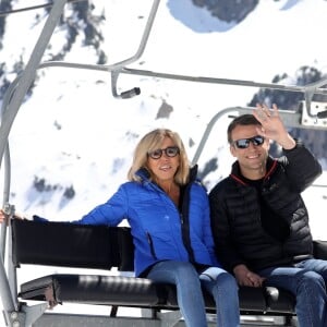 Emmanuel Macron et sa femme Brigitte Macron dans la station de ski Grand Tourmalet (La Mongie / Barèges), France, le 12 avril 2017. © Dominique Jacovides/Bestimage