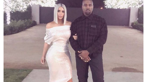 Kim Kardashian et Kanye West : Tendre baiser pour commencer 2018