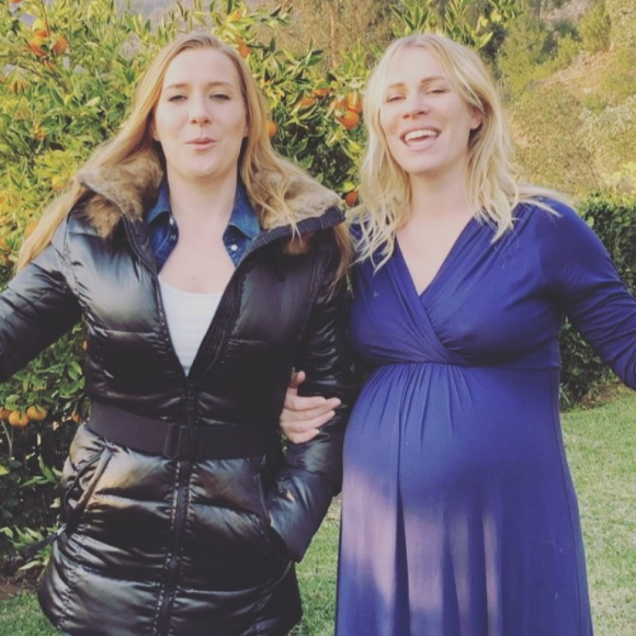 Natasha Bedingfield et sa soeur Nikola sur Instagram, Noël 2017.