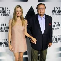 Mira Sorvino agressée par Weinstein : Son père veut "tuer ce fils de p***"