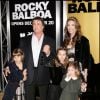 Sylvester Stallone et Jennifer Flavin avec leurs enfants lors de l'avant-première de Rocky Balboa en 2006 à Los Angeles