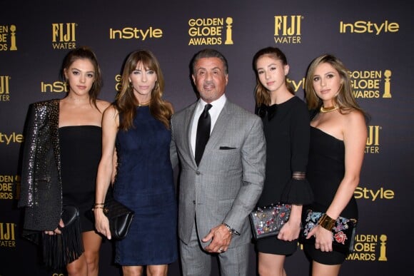 Sylvester Stallone et Jennifer Flavin avec leurs filles, Scarlet Rose Stallone, Lorenzo Soria, Sophia Rose Stallone et Sistine Rose Stallone en 2016 à Los Angeles