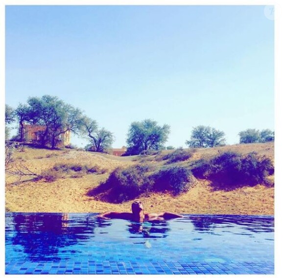 Stromae en pleine baignade. Photo publiée par sa femme Coralei Barbier sur Instagram le 8 janvier 2017. 