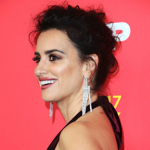 Penélope Cruz assiste à l'avant-première de "The Assassination Of Gianni Versace: American Crime Story" aux ArcLight Cinemas. Hollywood, Los Angeles, le 8 janvier 2018.