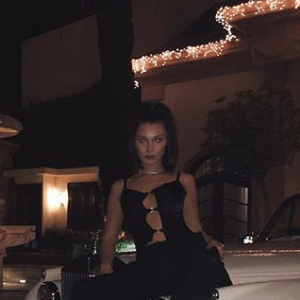 Kendall Jenner et Bella Hadid au Nouvel An 2018. Photo publiée le 1er janvier sur Instagram.