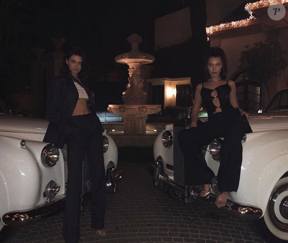 Kendall Jenner et Bella Hadid au Nouvel An 2018. Photo publiée le 1er janvier sur Instagram.