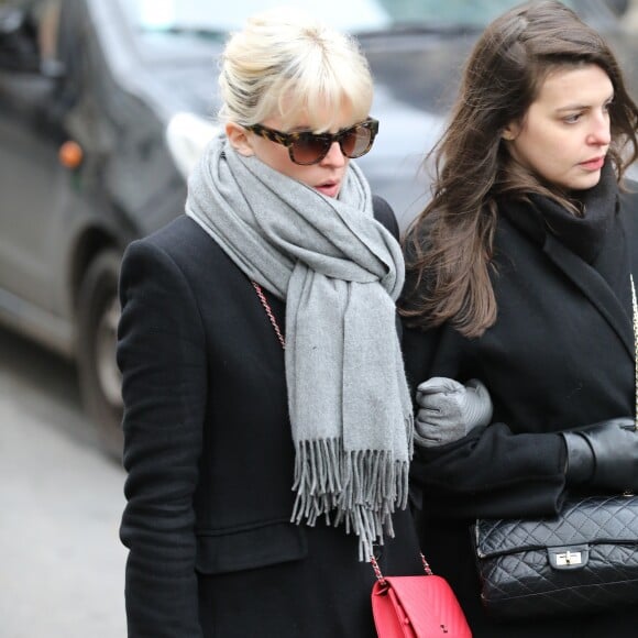 Cécile Cassel - Arrivées aux obsèques de France Gall au cimetière de Montmartre à Paris le 12 janvier 2018.