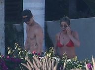 Jennifer Aniston en bikini : La star de Friends aux anges avec son mari tatoué