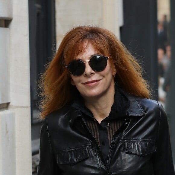 Mylène Farmer lors des obsèques de Jean Rochefort en l'église Saint-Thomas d'Aquin à Paris, le 13 octobre 2017.