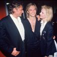 David Hallyday entouré de ses parents, Johnny Hallyday et Sylvie Vartan, le soir de sa première le 9 mars 1991 à Paris.