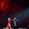 Sylvie Vartan rejoint Johnny Hallyday sur scène pour ses 50 ans, au Parc des Princes le 19 juin 1993.