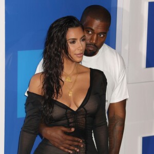 Kim Kardashian et son mari Kanye West - Photocall des MTV Video Music Awards 2016 au Madison Square Garden à New York, le 28 août 2016.