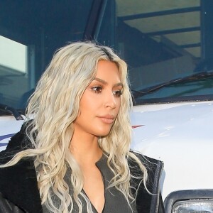 Exclusif - Kim Kardashian quitte le Cabinet Paramédical Epione à Beverly Hills le 12 janvier 2018.