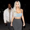 Kim Kardashian et son mari Kanye West arrivent au restaurant Petite Taqueria pour l'anniversaire de K. Jenner à West Hollywood, le 2 novembre 2017.