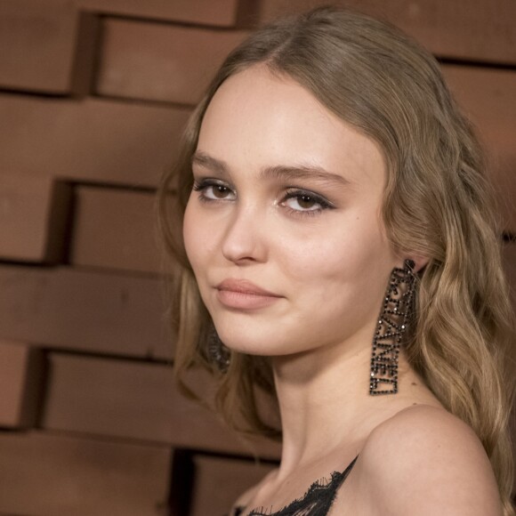 Lily Rose Depp - People au défilé Collection Métiers d'Art Chanel à la Philharmonie de l'Elbe à Hambourg en Allemagne le 6 décembre 2017