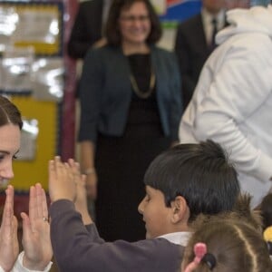 La duchesse Catherine de Cambridge, enceinte de six mois, était en visite le 17 janvier 2018 à l'école primaire Bond à Mitcham, dans le sud-ouest de Londres, pour observer le travail de la "Wimbledon Junior Tennis Initiative".