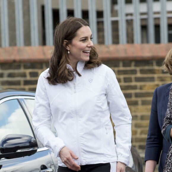 La duchesse Catherine de Cambridge, enceinte de six mois, était en visite le 17 janvier 2018 à l'école primaire Bond à Mitcham, dans le sud-ouest de Londres, pour observer le travail de la "Wimbledon Junior Tennis Initiative".