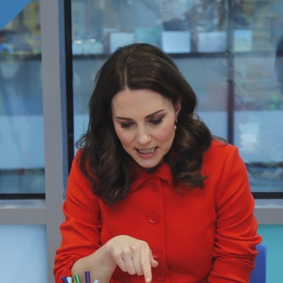 La duchesse Catherine de Cambridge, enceinte de six mois, visitait le 17 janvier 2018 la nouvelle aile à hôpital pour enfants Great Ormond Street Hospital à Londres.