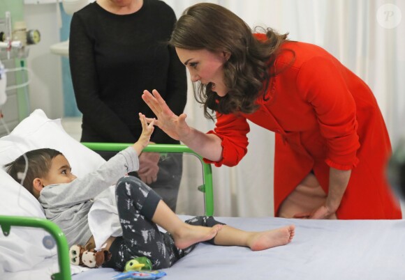 La duchesse Catherine de Cambridge, enceinte de six mois, visitait le 17 janvier 2018 la nouvelle aile à hôpital pour enfants Great Ormond Street Hospital à Londres.