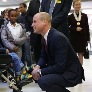 Le prince William, duc de Cambridge, avait le crâne fraîchement rasé le 18 janvier 2018 lors de sa visite à l'hôpital pour enfants Evelina, à Londres.