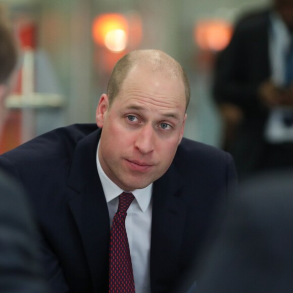 Le prince William, duc de Cambridge, avait le crâne fraîchement rasé le 18 janvier 2018 lors de sa visite à l'hôpital pour enfants Evelina, à Londres.