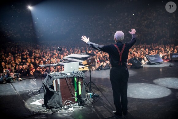Exclusif - Charles Aznavour en concert à l'Accorhotels Arena (POPB Bercy) à Paris. Le 13 décembre 2017 © Cyril Moreau / Bestimage