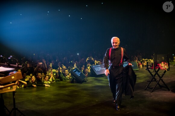 Exclusif - Charles Aznavour en concert à l'Accorhotels Arena (POPB Bercy) à Paris. Le 13 décembre 2017 © Cyril Moreau / Bestimage