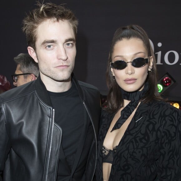 Robert Pattinson et Bella Hadid - Backstage du défilé de mode Dior Homme Automne-Hiver 2018-2019 au Grand Palais à Paris, le 20 janvier 2018. © Olivier Borde/Bestimage