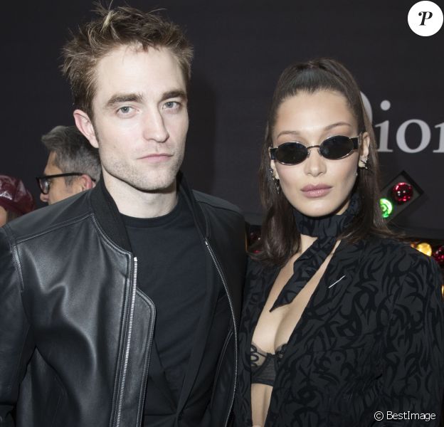 Robert Pattinson et Bella Hadid - Backstage du défilé de mode Dior Homme Automne-Hiver 2018-2019 au Grand Palais à Paris, le 20 janvier 2018. © Olivier Borde/Bestimage