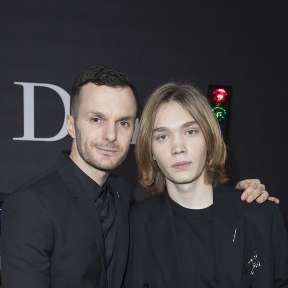 Kris Van Assche, Charlie Plummer - Backstage du défilé de mode Dior Homme Automne-Hiver 2018-2019 au Grand Palais à Paris, le 20 janvier 2018. © Olivier Borde/Bestimage