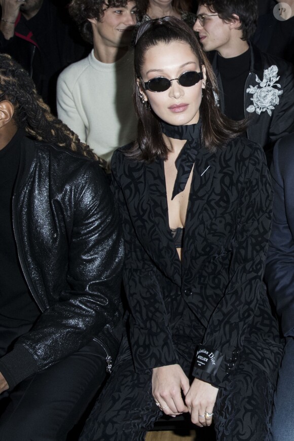 Bella Hadid - People au défilé de mode Dior Homme Automne-Hiver 2018-2019 au Grand Palais à Paris, le 20 janvier 2018. © Olivier Borde/Bestimage