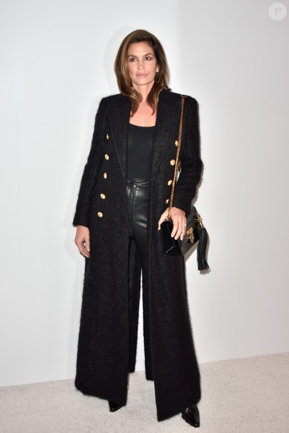 Cindy Crawford - Défilé de mode Balmain, collection homme Automne-Hiver 2018/2019 à l'Hôtel Potocki. Paris, le 20 janvier 2018.