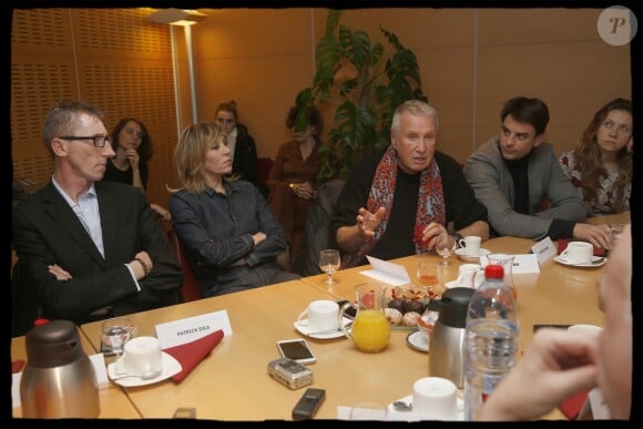 Exclusif - Patrick Dils, Mathilde Seigner, Yves Rénier, Julian Bugier - Conférence de presse de la présentation "Je voulais juste rentrer chez moi ", le film d' Y. Rénier avec M. Seigner consacré à l' affaire P. Dils, diffusé sur France 2 le 24 janvier prochain. Paris, France Télévisions, le 21 décembre 2017. © Alain Guizard/Bestimage21/12/2017 - Paris