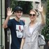 Céline Dion et son fils René-Charles quittent l'hôtel Royal Monceau et se rendent chez Louis Vuitton sur les Champs-Elysées à Paris le 19 juillet 2017.