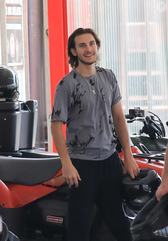 Exclusif - René-Charles Angélil au karting avec ses amis à Cergy-Pontoise le 6 juillet 2017.