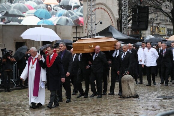 Arrivée du cercueil du chef Paul Bocuse - Obsèques de Paul Bocuse en la cathédrale Saint-Jean de Lyon. Le 26 janvier 2018.