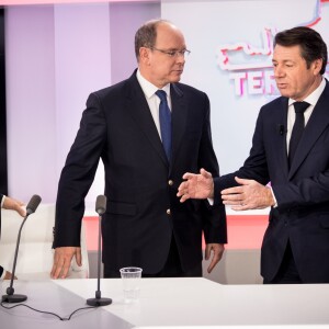 Exclusif - Le prince Albert II de Monaco était le 31 janvier 2018 l'invité en direct de l'émission "Le Journal des Territoires" présentée par Cyril Viguier (à gauche) avant "Territoires d'infos" avec Christian Estrosi (à droite) sur la chaîne Public Sénat, au Sénat, à Paris. © Cyril Moreau/Bestimage