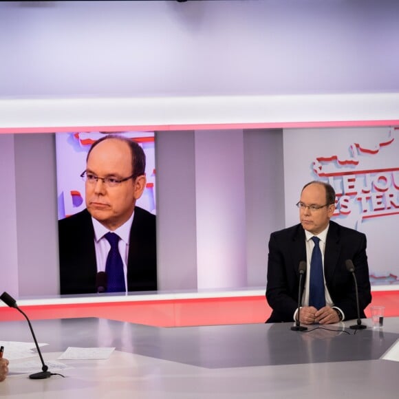 Exclusif - Le prince Albert II de Monaco était le 31 janvier 2018 l'invité en direct de l'émission "Le Journal des Territoires" présentée par Cyril Viguier sur la chaîne Public Sénat, au Sénat, à Paris. © Cyril Moreau/Bestimage